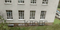 Ураганом уже повалило несколько деревьев в Калининграде, одно придавило автомобиль (фото, видео)   - Новости Калининграда | Фото: очевидец - Klops.Ru