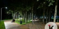 Народу много даже ночью: в Калининграде открыли сквер на Аксакова (фоторепортаж) - Klops.Ru