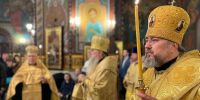 Епископ Вениамин сослужил митрополиту Варсонофию за Всенощным бдением в Петропавловском соборе Петергофа - Свято-Троицкая Александро-Невская Лавра