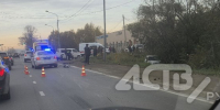 Автомобиль рухнул на крышу в результате ДТП в Южно-Сахалинске - News.Astv.Ru