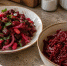 Из одной свёклы готовлю сразу два салата: вкус совершенно разный, а продукты самые простые - Кубанские Новости