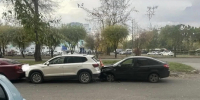 Пьяная автоледи учинила глупое ДТП возле АДМа - ИА Хакасия
