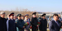 Первый заместитель руководителя следственного управления Марат Галиханов принял участие в возложении цветов к Монументу Дружбы в День Республики Башкортостан - Следственный комитет