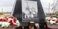 В Костроме состоялось освящение поклонного креста на месте утраченного Никольского храма - Костромская епархия