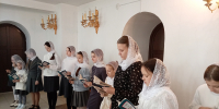 Клинцовское благочиние. Послушание и радость служения. Детский церковный хор «Благодать» вновь отслужил Божественную литургию - Клинцовская епархия