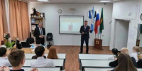 Депутат ЗС Денис Ягодзинский присоединился к проекту ангарских молодежных активистов «Верный путь» - Законодательное Собрание