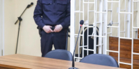 Девушка-курьер с розовыми волосами прилетела из Калининграда в Туву - ИА Тува-Онлайн