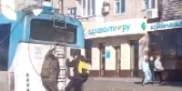 «Залез почти на крышу!» Опасная поездка на воронежском троллейбусе попала на видео - МОЁ! Online