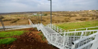 В Менделеевске открыли новый пешеходный спуск к Центральному стадиону - Менделеевск.RU
