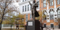 В Благовещенске «освежили» памятник Ленину на улице Горького - Администрация г. Благовещенск