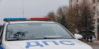Пара юных самокатчиков попала под машину: госпитализирована 15-летняя девушка - Gorod48.ru