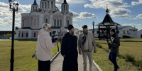 Наместник Далматовской обители, епархиальный древлехранитель игумен Варнава (Аверьянов) принял участие в съёмках на территории монастыря для авторской программы Алексея Новосёлова «Большой Урал. Поехали» - Успенский Далматовский мужской монастырь