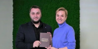 Светлана Тренихина вручила диплом программы «Управленческие кадры Урала» сотруднику Министерства - Министерство образования