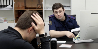 Следствие ходатайствует об аресте обвиняемого в покушении на дачу взятки сотруднику Госавтоинспекции на юго-востоке столицы - Следственный комитет