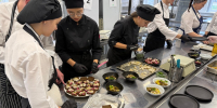 Неделя русской кухни в ОмАЭиП: лабораторное занятие по приготовлению холодных закусок - ОмАЭиП