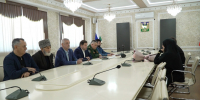 В Хасавюрте семье погибшего участника СВО Ахмеда Салаватова передали орден Мужества - Администрация МО г. Хасавюрт