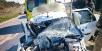 В Севастополе спасатели извлекли водителя из разбитой машины - Комсомольская Правда
