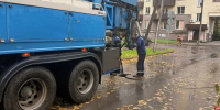 Продолжаются работы по устранению засора на коллекторе по улицам 23-го июля и Гражданской в Пскове - Pln-Pskov.Ru