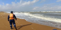 В Дагестане спасатели вытащили на берег тонущего в море 61-летнего туриста - Комсомольская Правда