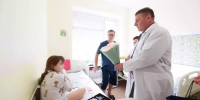 Александр Шуваев навестил пострадавших из-за атак ВСУ детей - Сетевое издание Газета-Заря 31