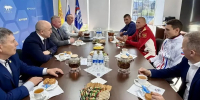 Сергей Артамонов встретился с чемпионами мира по гиревому спорту - Единая Россия