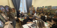 Народный мастер Алтайского края Анна Гунина начала преподавать художественную роспись для арт-дизайнеров в ИГН АлтГУ - ИГН АлтГУ