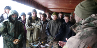 Офицеры СОБР "Каскад" Управлния Росгвардии по Омской области провели занятие для воспитанников военно-патриотического объединения «Десант. Разведка» - Росгвардия