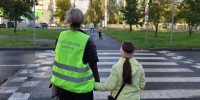 Родительские патрули помогают костромским школьникам безопасно переходить дорогу - Город Кострома