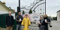 «Под покровом Божией Матери». Просветительская миссия православной молодёжи по распространению праздничного выпуска газеты «Фома» и буклетов прошла в Унече - Клинцовская епархия