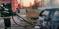 В Михайловском округе в гараже сгорел автомобиль — жилой дом от огня удалось отстоять (ФОТО) - Asn24.Ru