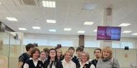 В МФЦ «Бугры» школьникам показали работу специалистов изнутри - Online47.Ru