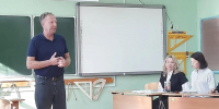 Ильгизар Гадельшин, преподаватель Матюшинской школы, рассказал о своих наработках по подготовке ребят к конкурсу «Безопасное колесо». - Волжская новь