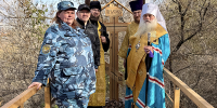 На богослужении, которое совершил митрополит Сергий, присутствовал первый заместитель начальника УФСИН России по Алтайскому краю Дмитрий Лапшин. - УФСИН по Алтайскому краю