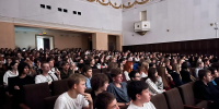 В Копейске школьники посетили спектакль по «Пушкинской карте» - Администрация г. Копейска