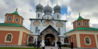 Тихвинскую икону перенесли из Успенского собора в Покровский храм на зимний период - Online47.Ru