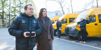 12 новых школьных автобусов отправлены в муниципалитеты Мурманской области: ключи главам и представителям администраций передал губернатор Андрей Чибис - Министерство информационной политики