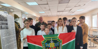 Мензелинские школьники побывали в музее-выставке «На защите границ» - Мензеля