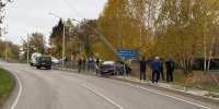 В Орловской области легковушка протаранила опору ЛЭП - Комсомольская Правда