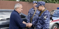 Росгвардейцы помогли пенсионеру с ремонтом автомобиля в Ростовской области - Росгвардия