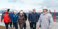 Старт запуску месторождения дали заместитель председателя правительства РФ Александр Новак, полномочный представитель президента России в СЗФО Игорь Руденя, губернатор НАО Ирина Гехт, основатель компании «ЛУКОЙЛ» Вагит Алекперов и член правления, начальник департамента ПАО «Газпром» Сергей Меньшиков / Фото Александра Грызлова - Няръяна вындер