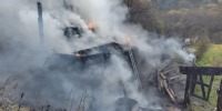 При пожаре на даче в Макаровском районе погибли 26 кур - News.Astv.Ru