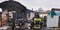Пожарные потушили стену жилого дома и надворную постройку в Ингодинском районе Читы - Забайкальский рабочий