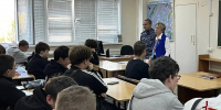 В Прикамье сотрудник Росгвардии провел урок мужества для студентов - Росгвардия