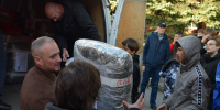 Отправили очередную партию посылок  на передовую - Городская газета