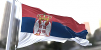 Флаг Сербии. Фото: Tatohra/Shutterstock/Fotodom - Красный Север