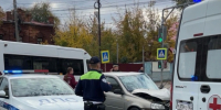 Экстренные службы стянулись к месту серьезного ДТП в центре Сызрани – фото - КТВ-ЛУЧ