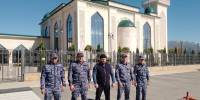 Сотрудники Зеленчукского отдела вневедомственной охраны Росгвардии провели рабочую встречу с духовенством Карачаево-Черкесии - Росгвардия