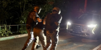 В Астрахани задержали посетителя, разбившего дверь в больнице и угрожавшего врачу - Газета Волга