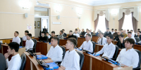 В Верховном Хурале состоялся открытый разговор о важном со студентами ссузов и ТывГУ, приуроченный ко Дню отца - Верховный Хурал (парламент) Республики Тыва