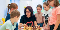Кружки по блогингу, журналистике и шахматам доступны школьникам в парках Москвы - M24.Ru